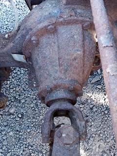 Eaton RS405 Rear Differential for a 2000 Mack CL713