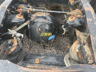Eaton RSP40 Rear Differential for a 2002 Peterbilt 379