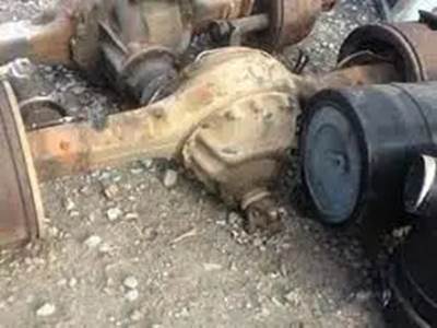 International RA39 Rear Differential for a 1991 Blue Bird TC2000