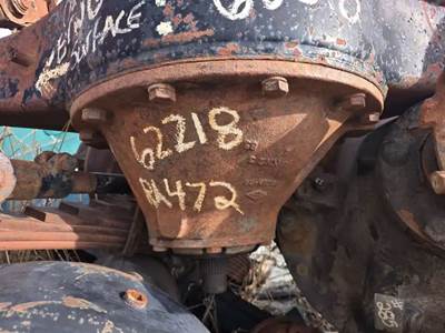 International RA472 Rear Differential for a 1986 International F-9370