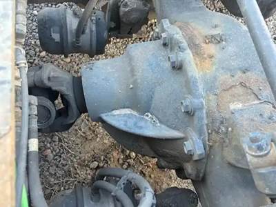 Mercedes-Benz ART400-4 Rear Differential for a 2014 Freightliner Cascadia 125