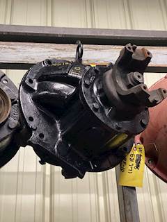 Meritor-Rockwell 20-145 Rear Differential for a 1997 Freightliner C120 CENTURY