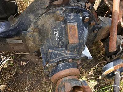 Meritor-Rockwell 20-145 Rear Differential for a 2005 Volvo VNL