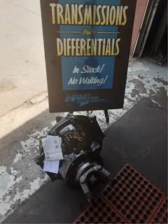 Meritor-Rockwell 20-145 Rear Differential for a 1997 Freightliner FLD120