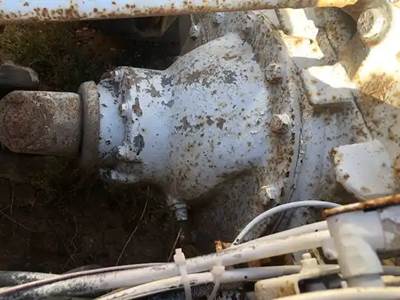 Meritor-Rockwell QR100 Rear Differential for a 1985 Kenworth W900