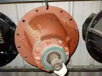 Meritor-Rockwell QR100 Rear Differential for a 1984 Kenworth K100