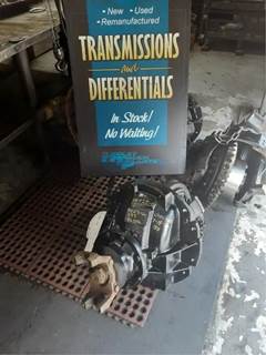 Meritor-Rockwell RD23-160 Rear Differential for a 1997 Freightliner FLD120
