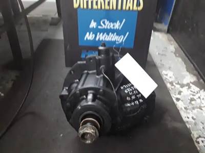 Meritor-Rockwell RRL23-160 Rear Differential for a 2001 Freightliner FLD120SD