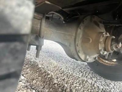 Meritor-Rockwell RS17-220 Rear Differential for a 1997 Ford F800