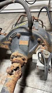 Meritor-Rockwell RS17-220 Rear Differential for a 1991 Ford F700