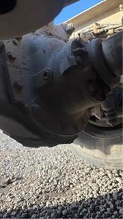 Meritor-Rockwell SQ100 Rear Differential for a 1995 Kenworth W900