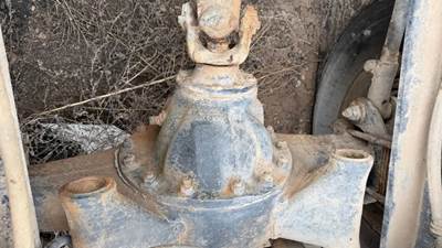 Meritor-Rockwell SQHD Rear Differential for a 1972 Kenworth W900