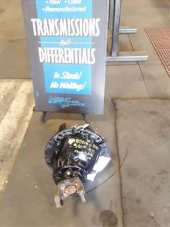 Meritor-Rockwell SQHR Rear Differential for a 1981 Peterbilt 359