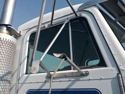Peterbilt 385 Right Door Vent Window