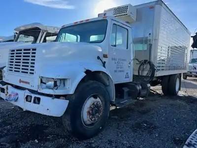 International 4900 Door Window Regulator