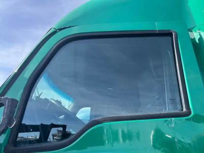 Kenworth T680 Door Window