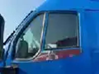 Kenworth T700 Door Window
