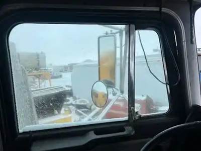 Peterbilt 385 Door Window