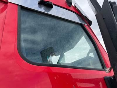 Peterbilt 567 Door Window