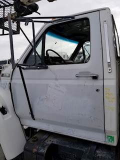 Ford F-800 Left Door for a 1997 Ford F800