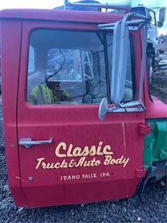 Ford L800 Right Door