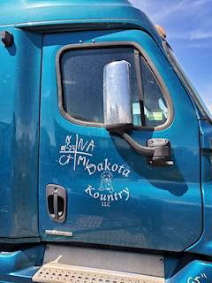 Freightliner Cascadia 125 Right Door