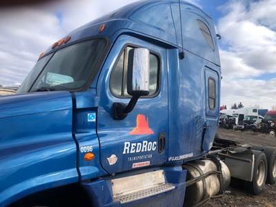 Freightliner Cascadia 125 Left Door