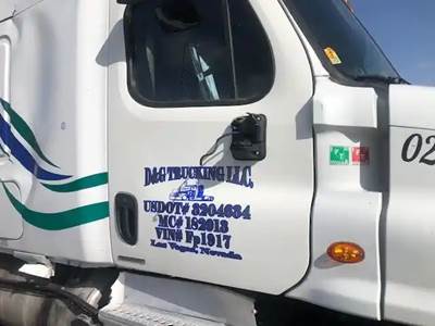 Freightliner Cascadia 125 Right Door