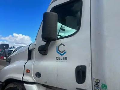 Freightliner Cascadia 125 Left Door