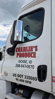 Freightliner Cascadia 125 Left Door