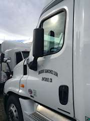 Freightliner Cascadia 125 Left Door