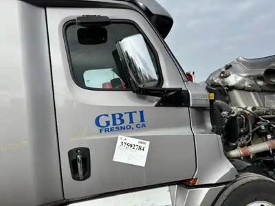 Freightliner Cascadia 126 Right Door