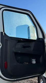 Freightliner Cascadia 126 Left Door