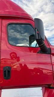 Freightliner Cascadia 126 Right Door
