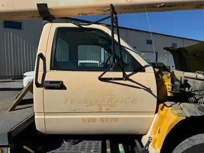 GMC TopKick C7000 Right Door for a 1994 GMC C7000 Topkick