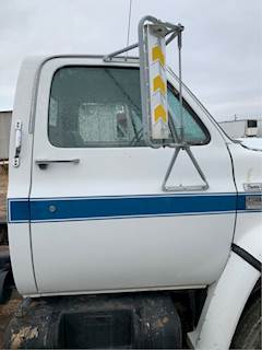 Good Used Passenger Side Door Assembly. Looks Good.  /////Less RH Mirror////