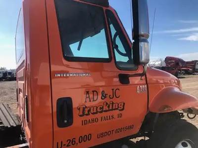 International 4300LP Right Door for a 2007 International 4300 LP