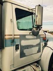 International 4700 / 4900 Right Door for a 1998 International 47/4900