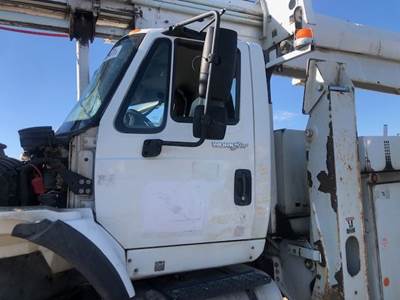 International 7600 Left Door