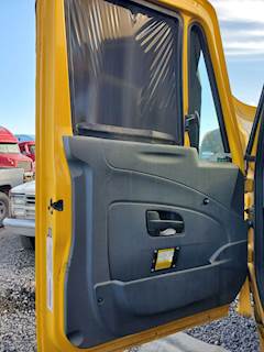 International DuraStar 4300 Left Door
