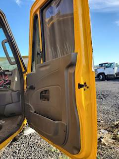 International DuraStar 4300 Right Door