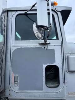 International F9370 Right Door for a 1987 International F-9370