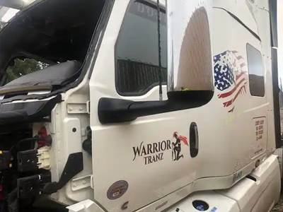 International LT625 Left Door