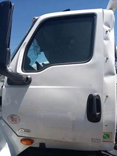 International LT625 Left Door