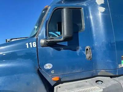 International LT625 Left Door