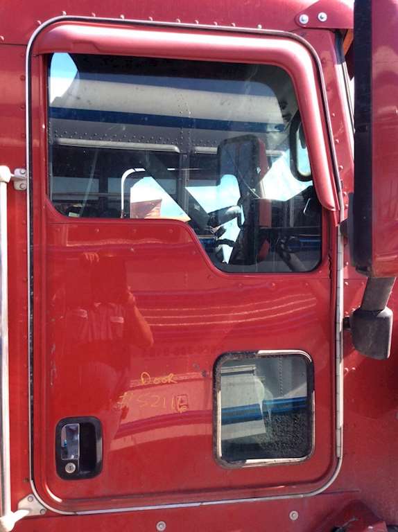 Kenworth T600 Right Door For A 2006 Kenworth T600 Aero For Sale Ucon Id 52116 6 Mylittlesalesman Com