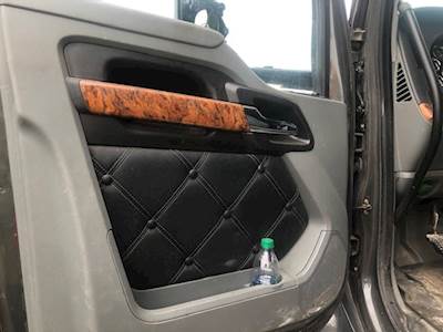 Kenworth T680 Left Door