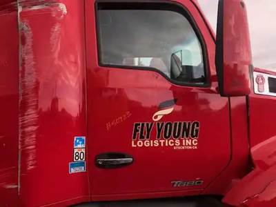 Kenworth T680 Right Door