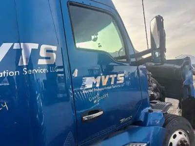 Kenworth T680 Right Door