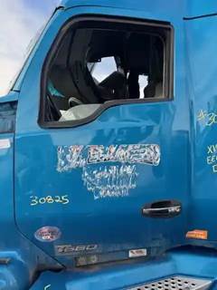 Kenworth T680 Left Door